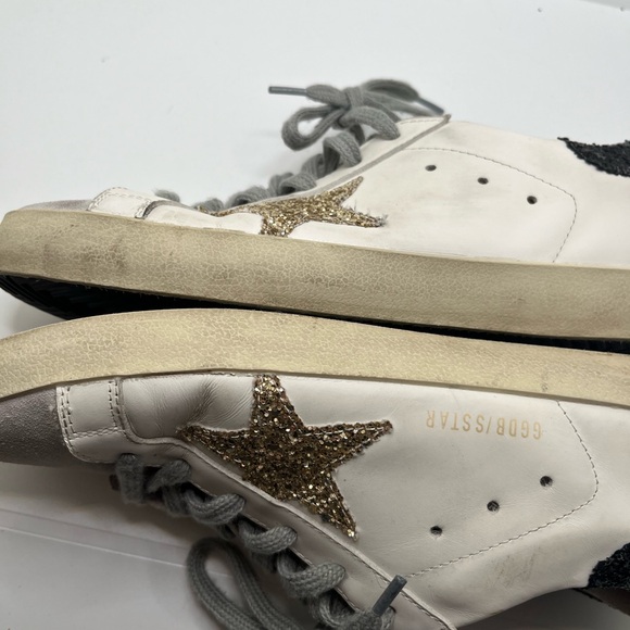 Golden goose size 9, great shape except one flaw show in pics. Could easily fix - Picture 6 of 11